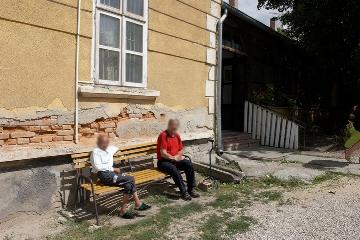 A sárosdi szociális otthon. A sárosdi szociális otthon.