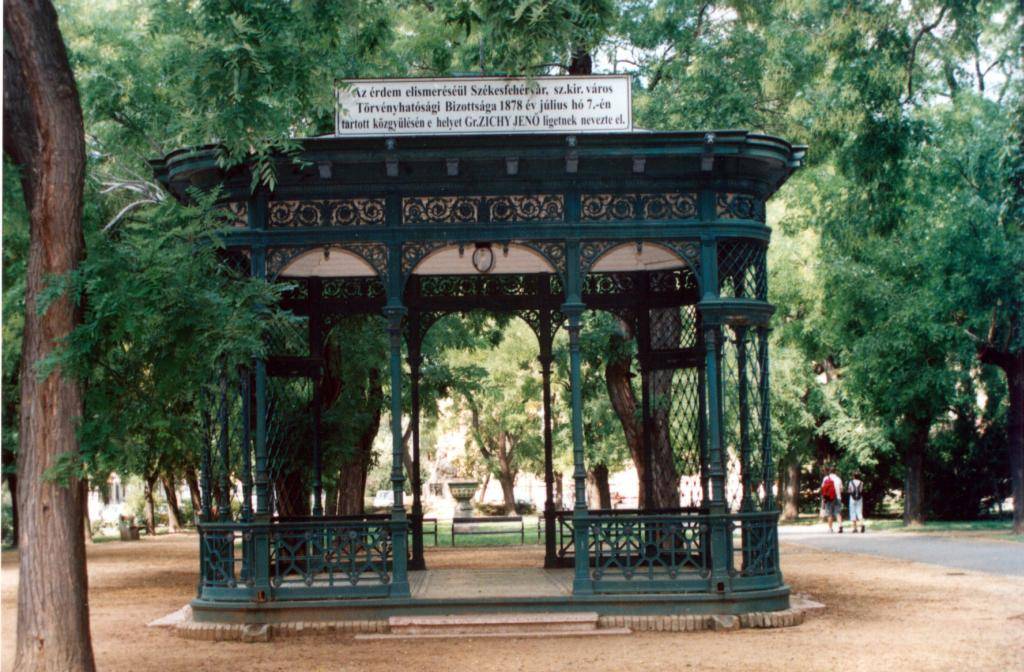 LEGHOSSZABB NAP FESZTIVÁL - A ZENE ÜNNEPE &ndash; TűZZELVASSAL FESZTIVÁL - RÉGIÓSZOMSZÉDOLÓ