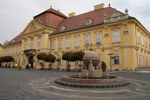 Fehérvár! Téged köszöntsön énekem