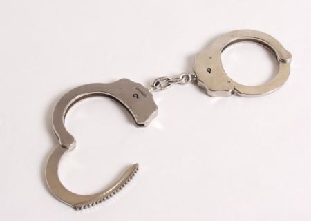 Szerdán is akadt dolga a rendőrségnek bilincs