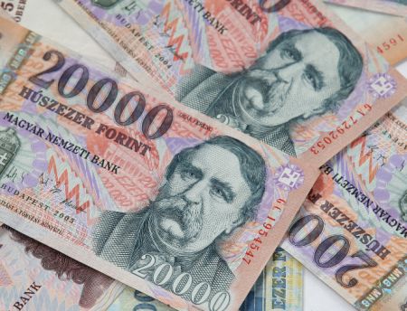 Dunaújváros szorult helyzetben van pénz