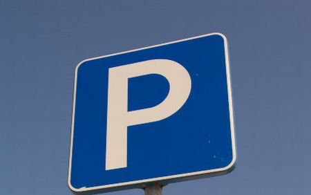 parkolás
