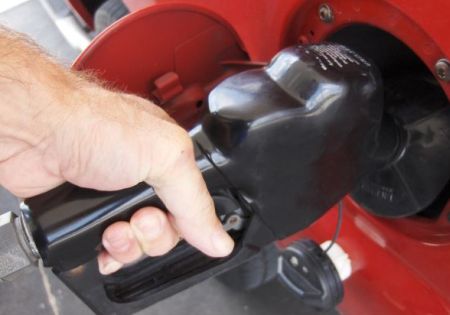 A 95-ös előző évi átlagárához mérik a parkolás díját üzemanyag