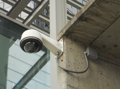 Szóváltást észlelt a térfigyelő kamera Dunaújvárosban kamera