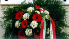 Székesfehérvár városa nevében dr. Cser-Palkovics András polgármester koszorúzott koszorú