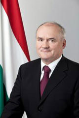Dr. Hende Csaba 