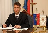 Dr. Cser-Palkovics András Székesfehérvár polgármestere Dr. Cser-Palkovics András
