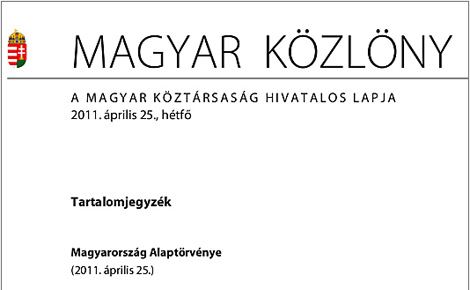 Vargha Tamás megyei elnök örül az Alaptörvény Asztalának