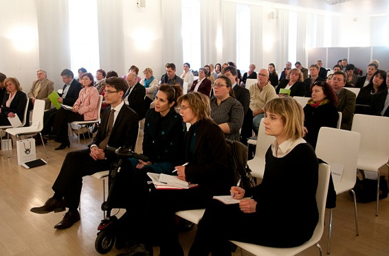 A konferenciát a Hiemer-ház báltermében szervezték meg a helyi idegenforgalomban érdekelt szakemberek számára. TDM konferencia