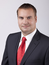Czene Attila, az Emberi Erőforrások Minisztériumának sportért felelős államtitkára Czene Attila,