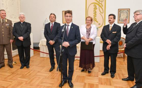 Cser-Palkovics András és Vargha Tamás államtitkár a Herendi porcelánkiállításon