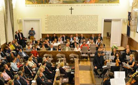 Felújították a Városháza nagytanácstermét Székesfehérvárott