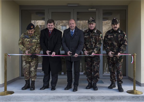 NATO-irodaépületet adtak át Székesfehérváron
