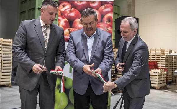 Hűtőházat adtak át Iváncsán