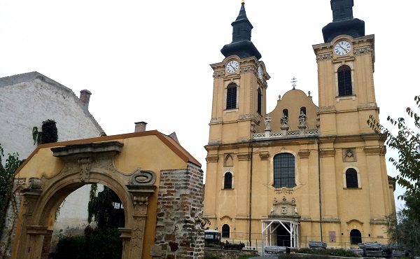 Templombelső restaurálás Székesfehérváron