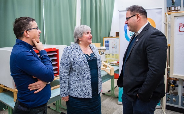 Felújított épületgépészeti tanműhelyt adtak át Székesfehérváron - forrás: szekesfehervar.hu