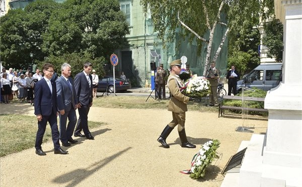 A székesfehérvári I. világháborús emlékmű újraavatása