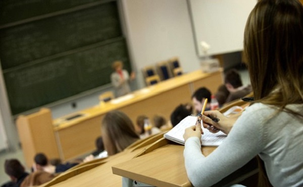 A polgármester segít a tovább tanulásban