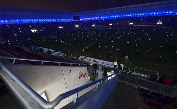 Felavatták az új fehérvári futballstadiont