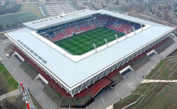 Felavatták az új fehérvári futballstadiont