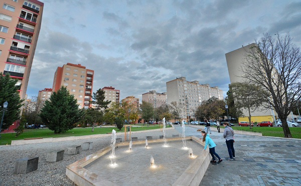 Befejeződött a Jávor Ottó tér felújítása - forrás: szekesfehervar.hu