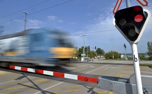 Közlekedésbiztonsági korlátozások a székesfehérvári és az esztergomi vonalon