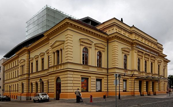 A magyar nyelvű színjátszás tiszteletére tartanak előadást
