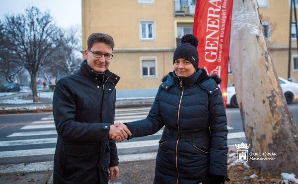 Okos zebrát telepítettek Székesfehérváron - forrás: szekesfehervar.hu