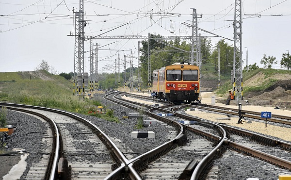 Folytat&oacute;dik a vas&uacute;ti &eacute;s a buszk&ouml;zleked&eacute;s &ouml;sszehangol&aacute;sa