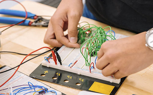 Újabb technológiai képzést indít egy székesfehérvári technikum