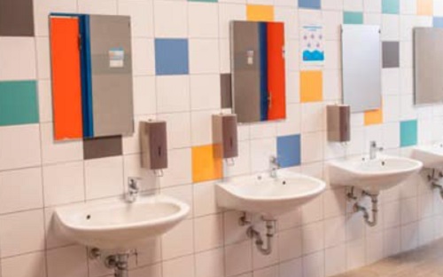 Tizenöt iskolát érintő felújítás zárul Székesfehérváron